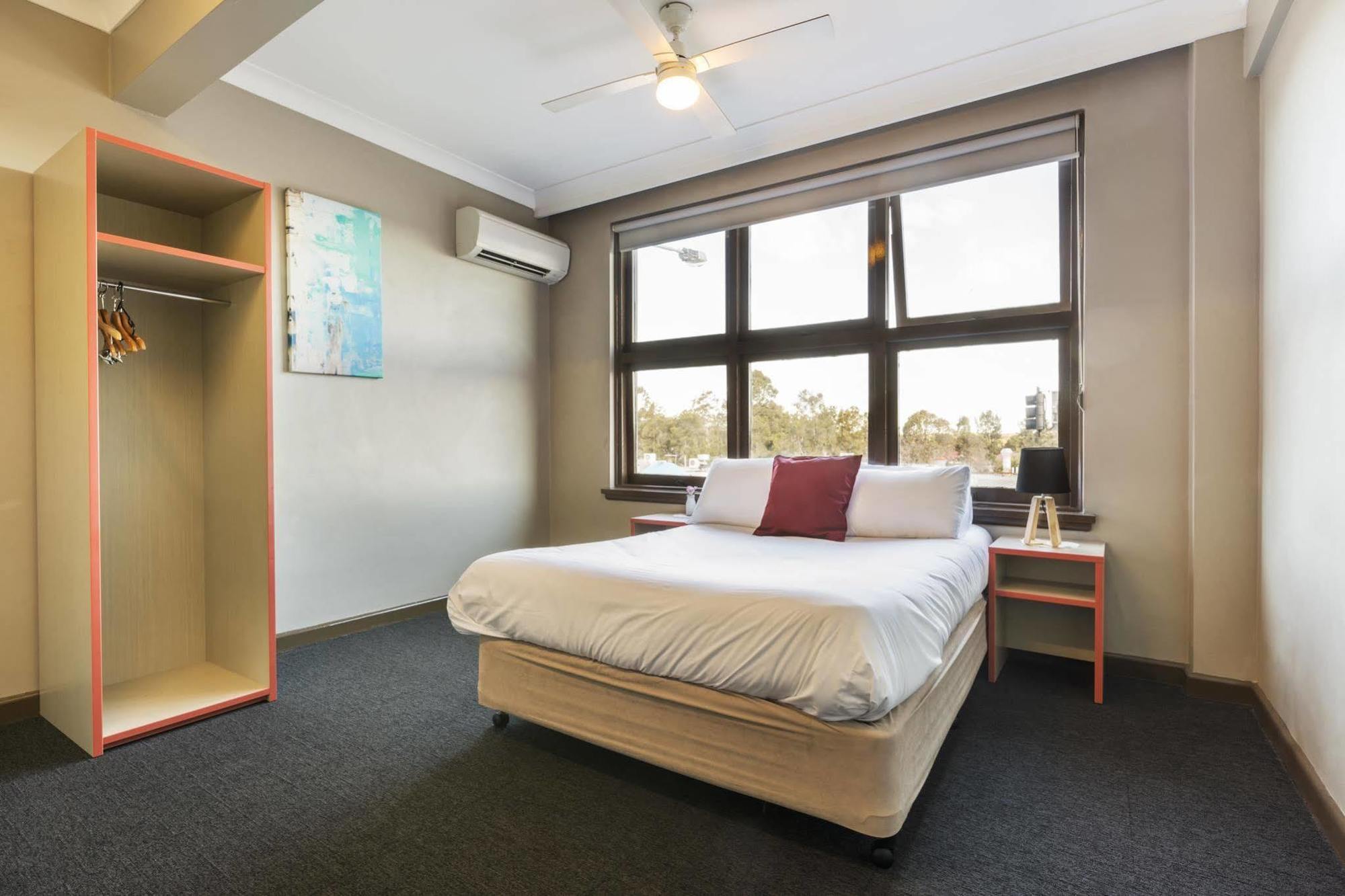 Nightcap At Chester Hill Hotel Bankstown Exteriör bild